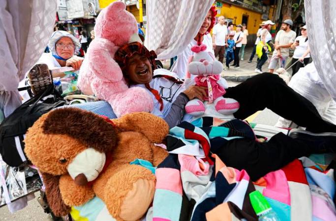 EN FOTOS: Celebración de la Pereza en Itagüí, ¡con todo y exorcismo!