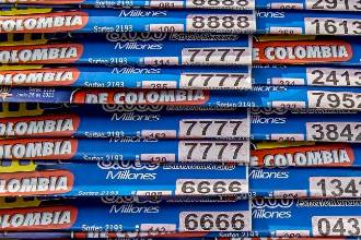 Venta de lotería en Medellín. FOTO: JUAN ANTONIO SÁNCHEZ