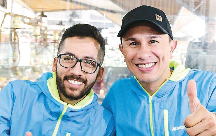 Javier Serna (izquierda) y Marlon Pérez (derecha), compitieron juntos en para ciclismo. / FOTO: COLPRENSA