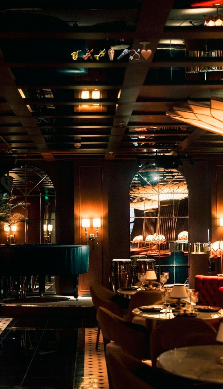 EN IMÁGENES: Con tremenda rumba, Karol G inauguró sus restaurantes y discoteca en Provenza