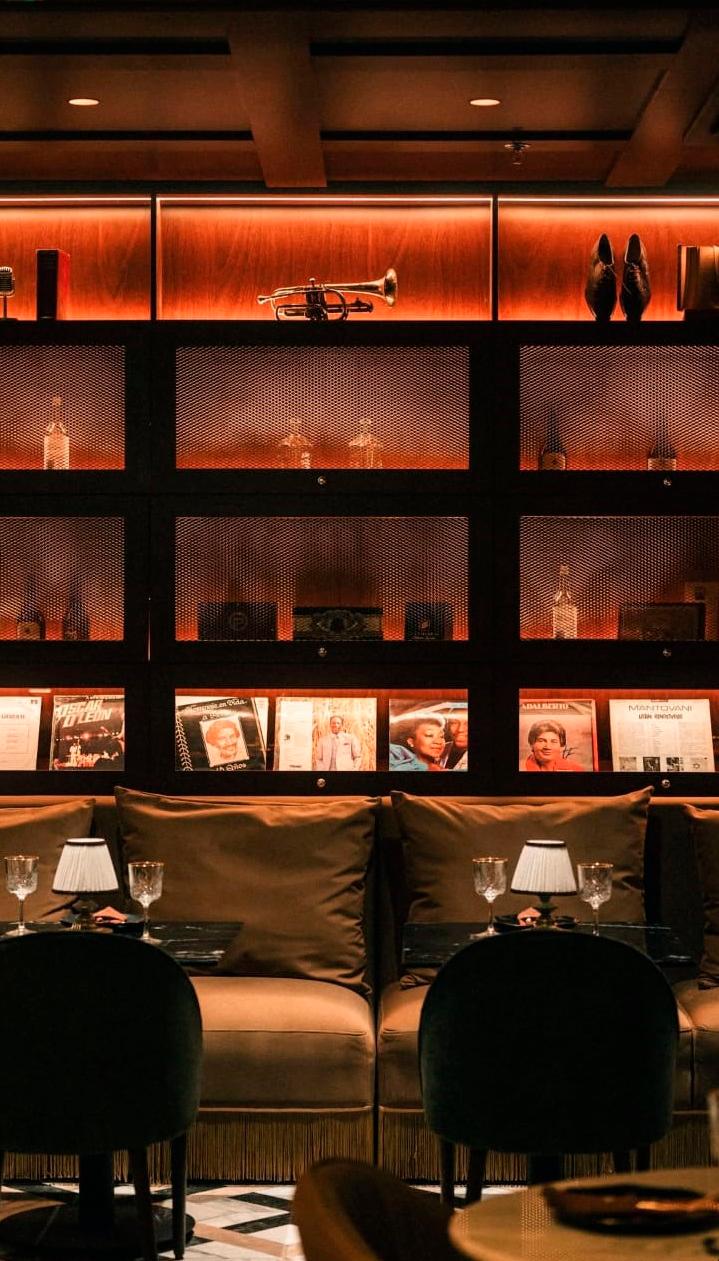 EN IMÁGENES: Con tremenda rumba, Karol G inauguró sus restaurantes y discoteca en Provenza