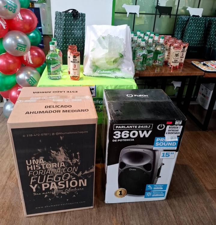 Cada ganador se llevó un ahumador, un parlante, un combo de licor, carne de cerdo y una ancheta de productos Colanta. /FOTO: ANA CRISTINA MARINO M.