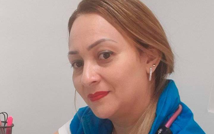 Lisbeth González es médica pediatra y en la actualidad labora en la Policía de Envigado.