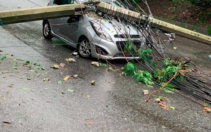 EN VIDEO: ¡Qué carramenta! Bus se quedó sin frenos y provocó choque múltiple en El Poblado 
