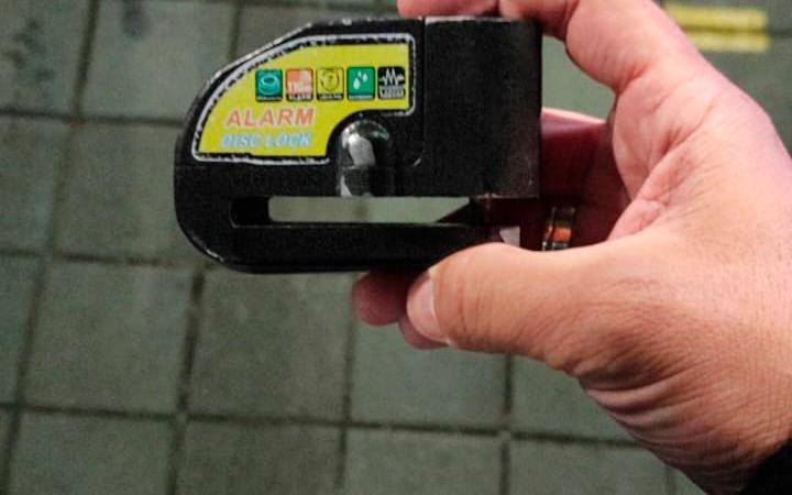 Este fue el candado que activó el protocolo de bomba. / FOTO: DENUNCIAS ANTIOQUIA