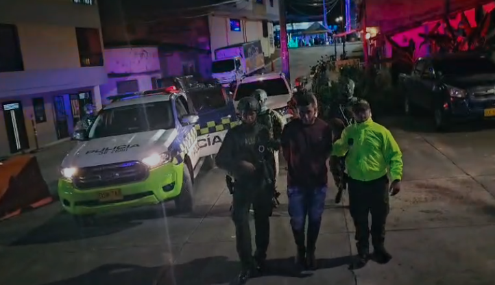 Capturado alias Moga, señalado de coordinar homicidios en el suroeste antioqueño. FOTO: POLICÍA ANTIOQUIA