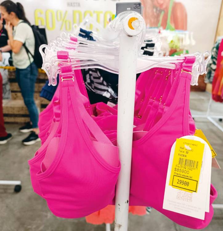 En Chamela podrá encontrar cómodos tops por $ 29.900 en varios colores.