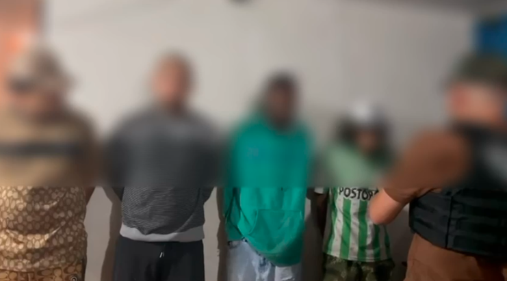 Capturados por extorsión y secuestro a un hombre en Robledo. FOTO: POLICÍA METROPOLITANA
