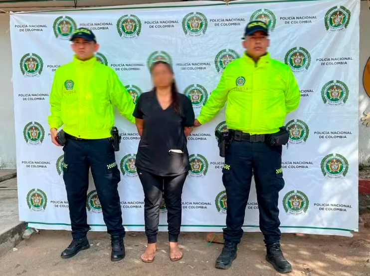 Mujer capturada por robo a casa de Silvestre Dangond. /FOTO: POLICÍA NACIONAL