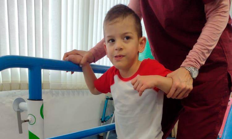 Emiliano no faltaba a ninguna de sus terapas, ahora suplica que no se las quiten. /FOTO: CORTESÍA