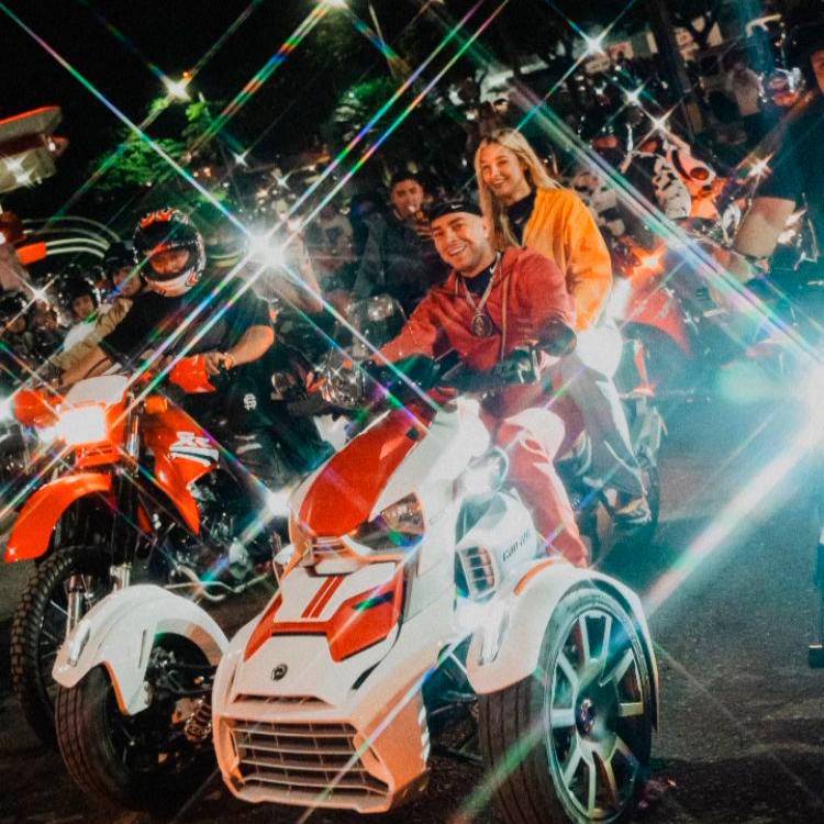 Ryan Castro y su novia. /FOTO: INSTAGRAM @eduardoquevedo_