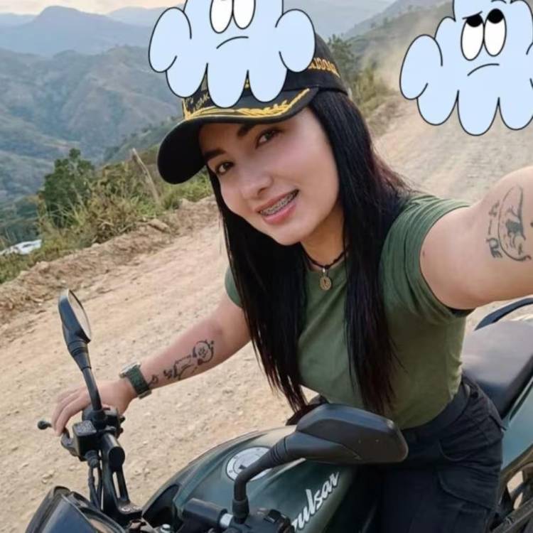 Ella es alias Flor, quien sería la mujer abatida en combates. FOTO: TOMADA DE CARACOL RADIO MEDELLÍN