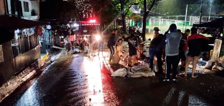Inundaciones en Santa Rita. /FOTO: JAIRO PIEDRAHITA-ALCALDÍA DE BELLO