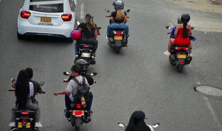 Varias motos que participaron de la caravana tenían las placas tapadas. FOTO: ALCALDÍA DE ITAGÜÍ