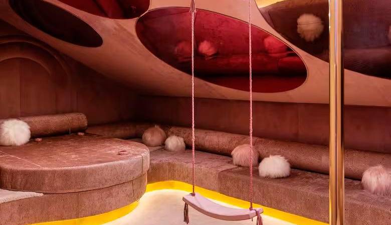 Esta era la habitación llamada ‘El palacio de la vulva’. /FOTO: CAPTURA DE VIDEO ARCHITECTURAL DIGEST