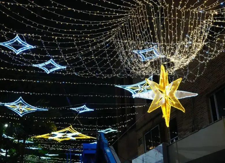 La Navidad ya llegó a Envigado y, como siempre, el alumbrado promete ser un plan imperdible. FOTO: ALCALDÍA DE ENVIGADO