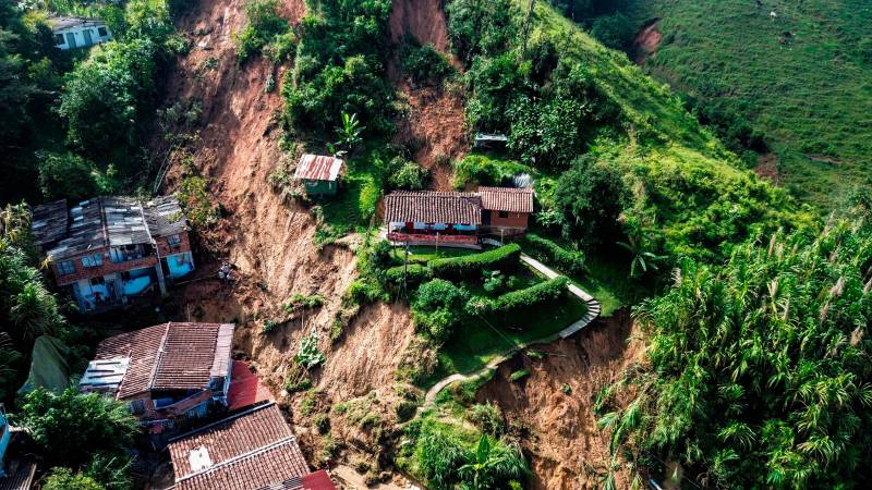 Así se veía la zona del deslizamiento en la mañana de este viernes. /FOTO: ANDRÉS CAMILO SUÁREZ