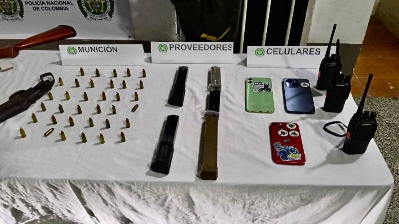 Elementos incautados en los operativos. FOTO: @COL_EJERCITO