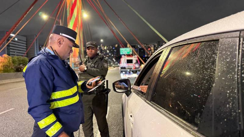 Durante todo el mes, las autoridades de tránsito estarán realizando controles en toda la ciudad. FOTO: CORTESÍA ALCALDÍA DE MEDELLÍN.