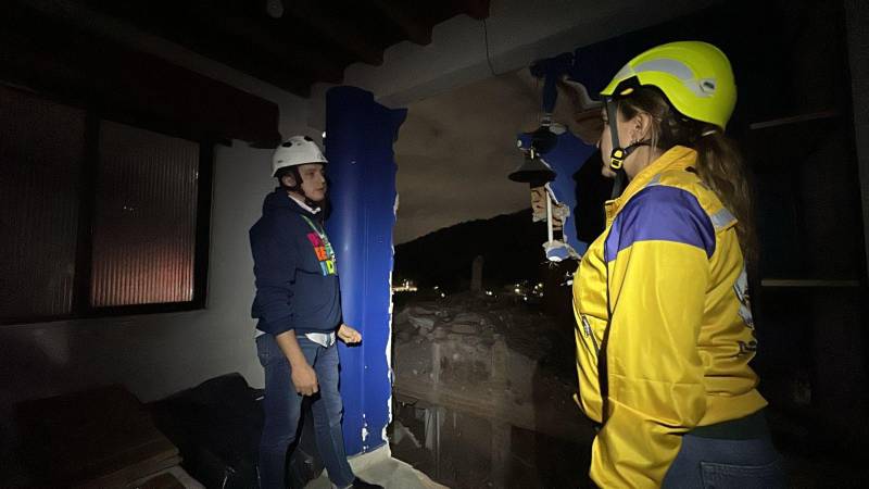 Otras siete familias fueron evacuadas por prevención. FOTO: ALCALDÍA DE MEDELLÍN