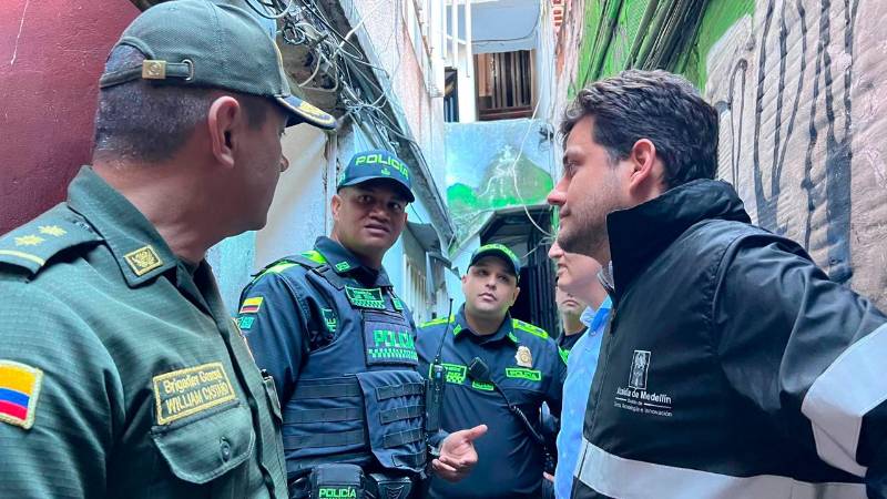 El mismo secretario de Seguridad de Medellín encabezó el operativo. /FOTO: CORTESÍA
