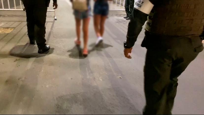 Menores de edad encontradas en un hotel en El Poblado con un extranjero. /FOTO: CORTESÍA POLICÍA