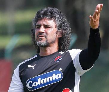 Leonel Álvarez, siendo Dt del Independiente Medellín en 2015. FOTO: ARCHIVO - JUAN ANTONIO SÁNCHEZ