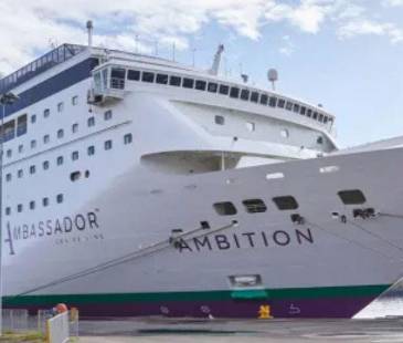 Los pasajeros asintomáticos podrían desembarcar pronto al terminar las pruebas médicas correspondientes. FOTO TOMADA DE WORLD OF CRUISING