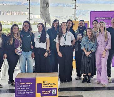 La campaña busca que las mujeres se sientan más seguras en el transporte público. FOTO: X @METRODEMEDELLIN