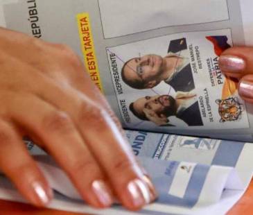 9000 jueces y notarios encabezaron el escrutinio. FOTO: MANUEL SALDARRIAGA