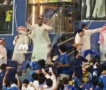 Pelea a palos entre jeques e hinchas en el fútbol árabe. FOTO: REDES SOCIALES 