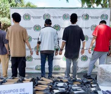 Estos fueron los 9 capturados por las autoridades. FOTO: CORTESÍA ALCALDÍA DE MEDELLÍN