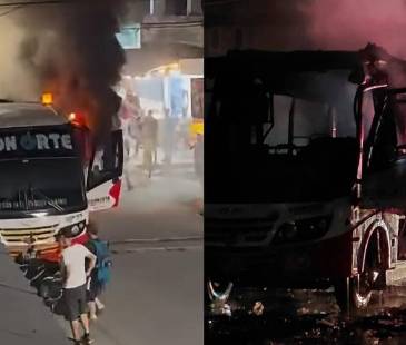 El vehículo ardió por varios minutos y estuvo a punto de afectar a establecimientos comerciales cercanos. FOTOS: SAN CARLOS ANTIOQUIA EN FACEBOOK 