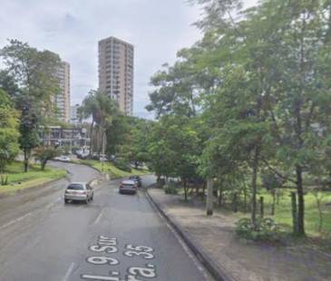 Cierre en Los Balsos complica la movilidad en El Poblado. <b><span class="mln_small-caps_mln">/ FOTO: GOOGLE</span></b>