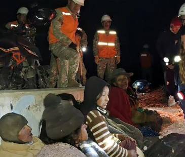 El presidente de Perú indicó que el Gobierno respondió con rapidez y envió ayuda humanitaria y asistencia urgente a las familias damnificadas.<b> </b>FOTO: MINISTRO DE DEFENSA DE PERÚ - AFP