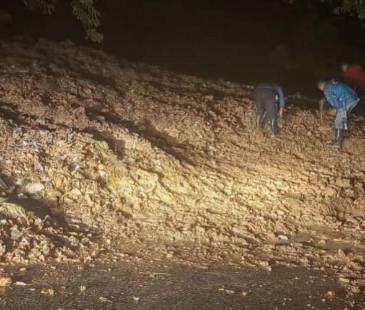 El derrumbe fue ocasionado por las fuertes lluvias del 3 de julio. FOTO: FACEBOOK NP NOTICIAS