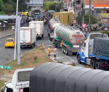Paro minero en el Bajo Cauca antioqueño. FOTO: GOBERNACIÓN DE ANTIOQUIA