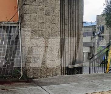 <span class="mln_uppercase_mln">En</span><b><span class="mln_uppercase_mln"> este lugar fue dejado el hombre, quien falleció pocos minutos después. FOTO: Q’HUBO</span></b>