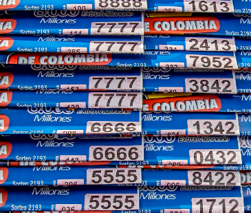 Venta de loterías en Medellín. <b><span class="mln_small-caps_mln">/ FOTO: JUAN ANTONIO SÁNCHEZ</span></b>