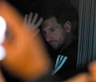 Lionel Messi llegó a Medellín en la noche del pasado viernes. FOTO: TOMADA DE X @GolCaracol