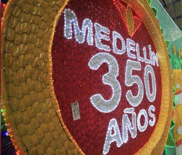 Desde el 28 de noviembre hasta el 12 de enero<span class="mln_small-caps_mln">, la ciudad encenderá millones de luces </span>en un homenaje a sus 350 años de historia, los 70 años de EPM. <b><span class="mln_small-caps_mln">/ FOTO: CAMILO SUÁREZ</span></b>