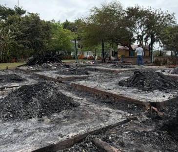Devastador incendio en establecimiento comercial de Necoclí. FOTO: ALCALDÍA DE NECOCLÍ