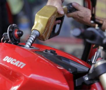 <span class="mln_uppercase_mln">Gasolina</span><b><span class="mln_uppercase_mln"> rebajó en todo el país. FOTO: COLPRENSA</span></b>