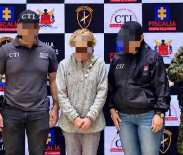 Captura de alias Lina, presunta lavadora de dinero del Clan del Golfo. FOTO: EJÉRCITO