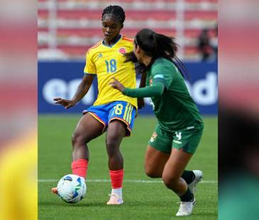 Linda Caicedo, una de las estrellas de La Tricolor, no pudo anotar ante Bolivia, que la mantuvo controlada. FOTO: CONMEBOL