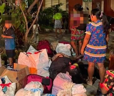 Comunidad Embera Katío desplazada desde Chocó en Medellín. FOTO: ALCALDÍA DE MEDELLÍN