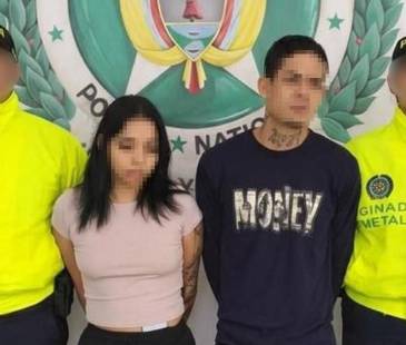 Esta es la pareja que las autoridades capturaron por el presunto caso de maltrato a niño de 2 años. FOTO: POLICÍA METROPOLITANA