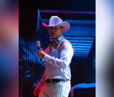 El elemento robado fue tomado del bus del cantante, que estaba estacionado. FOTO: INSTAGRAM @YEISON_JIMENEZ