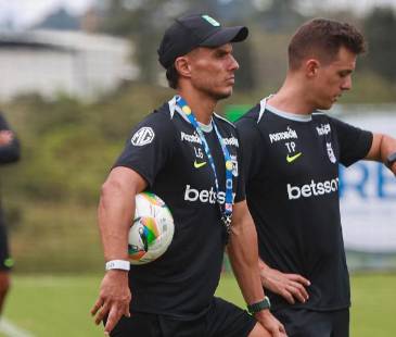 <span class="mln_uppercase_mln">Lucas</span><b><span class="mln_uppercase_mln"> González (izq.) buscará, desde hoy, sumar resultados con Nacional. FOTO: MANUEL SALDARRIAGA</span></b>