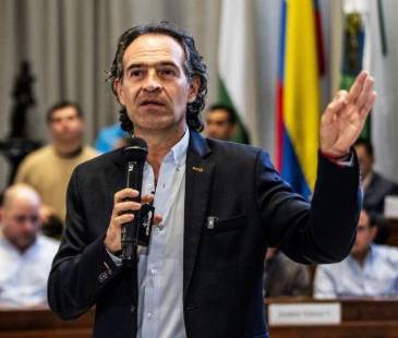 Explicó que va a exponer el caso a Luz Adriana Camargo, la fiscal general. FOTO: JULIO CÉSAR HERRERA